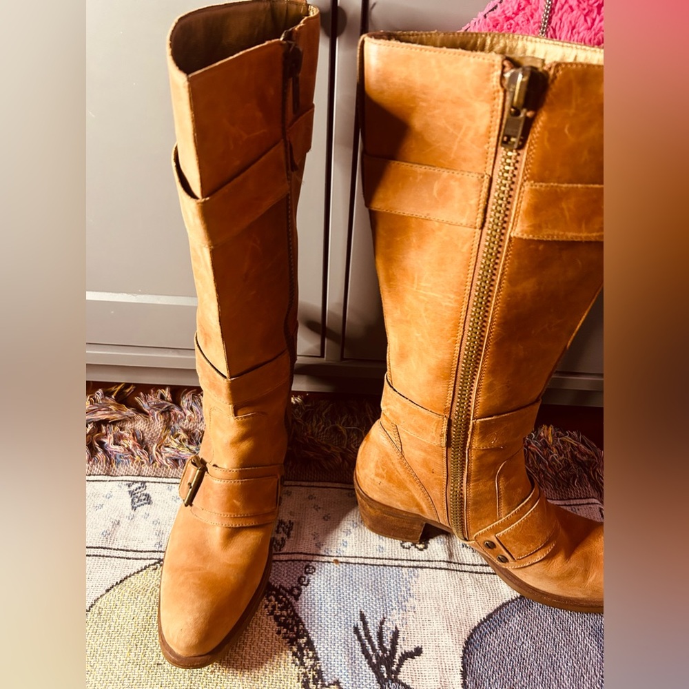 Cole Haan G Series Size 81B Cognac Nubuck Leather Moto Boots in Rust